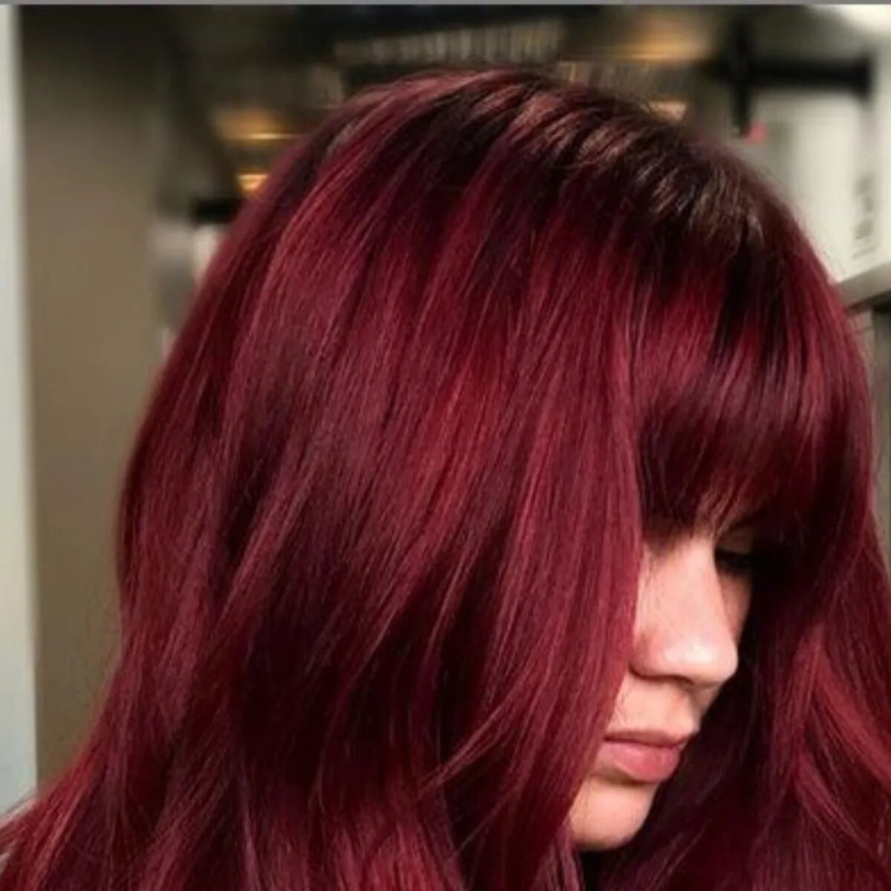 Cuida tu cabello teñido de rojo