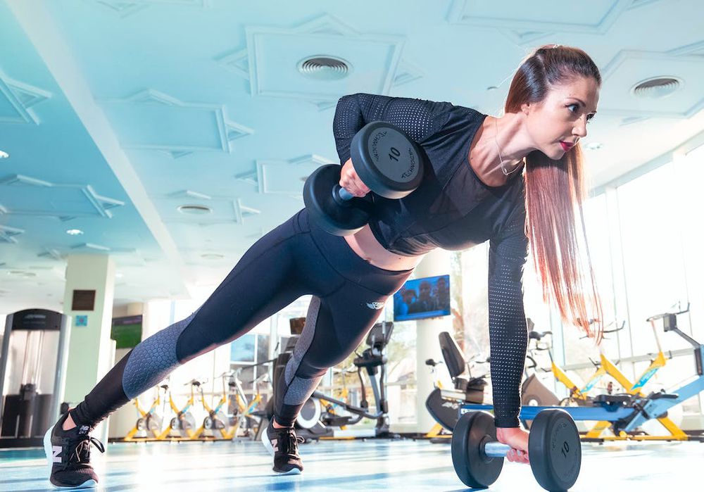 Cinco consejos para cuidar tu cabello durante la práctica deportiva