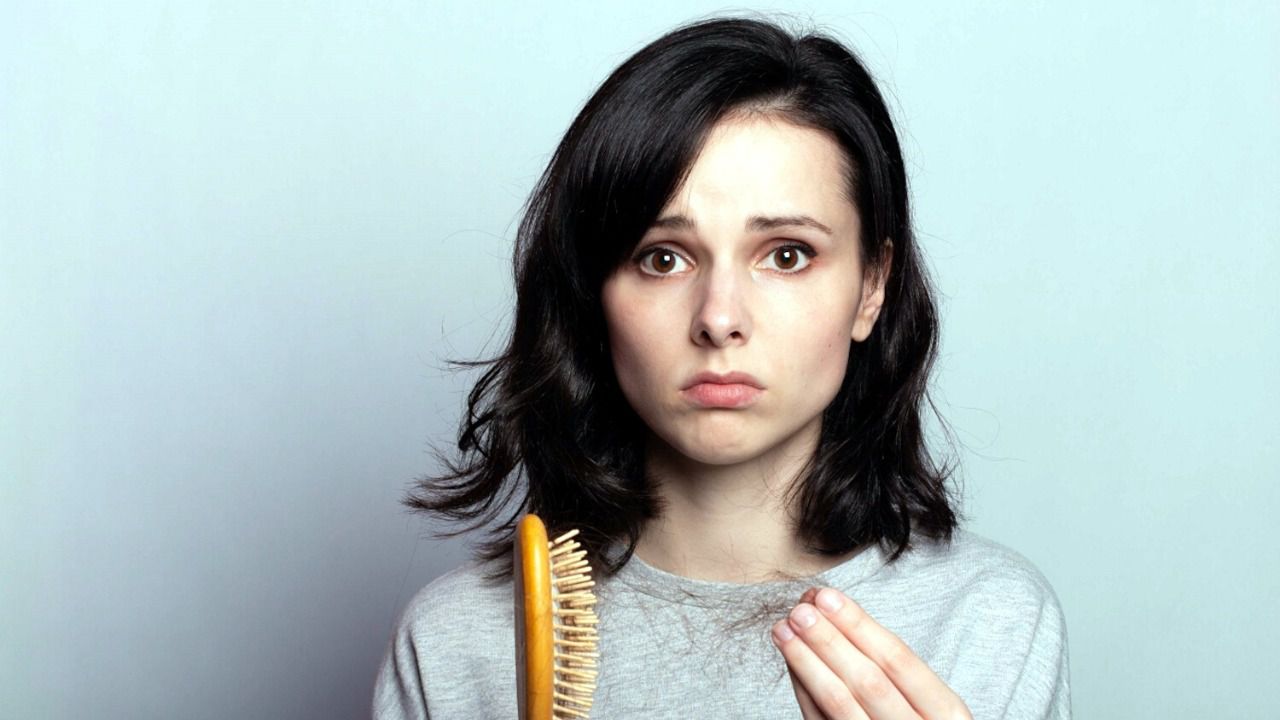 Fortalecer el cabello en otoño para prevenir la caída del cabello