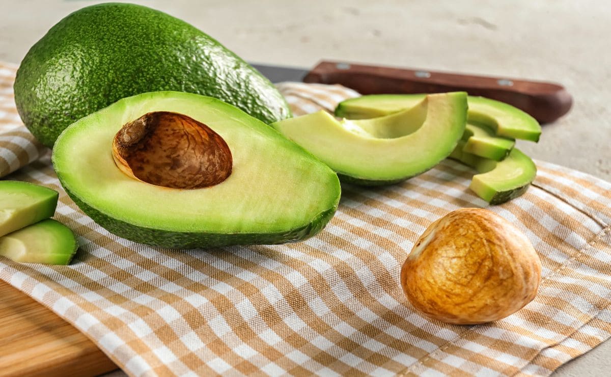 Cómo detener la caída del cabello con aguacate