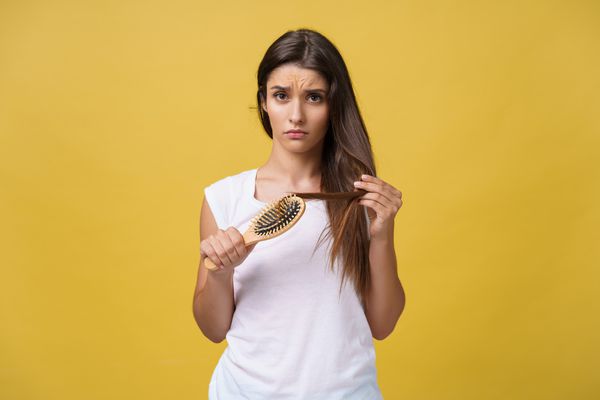 El calor del verano puede matar nuestro cabello.  Y hay que saber protegerlo |  Fuente: Freepik