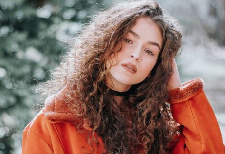 La Nación / Estos hábitos mantendrán tu cabello sin frizz