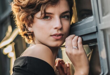 Tendencias de cabello para mujeres con cabello grueso y seductor