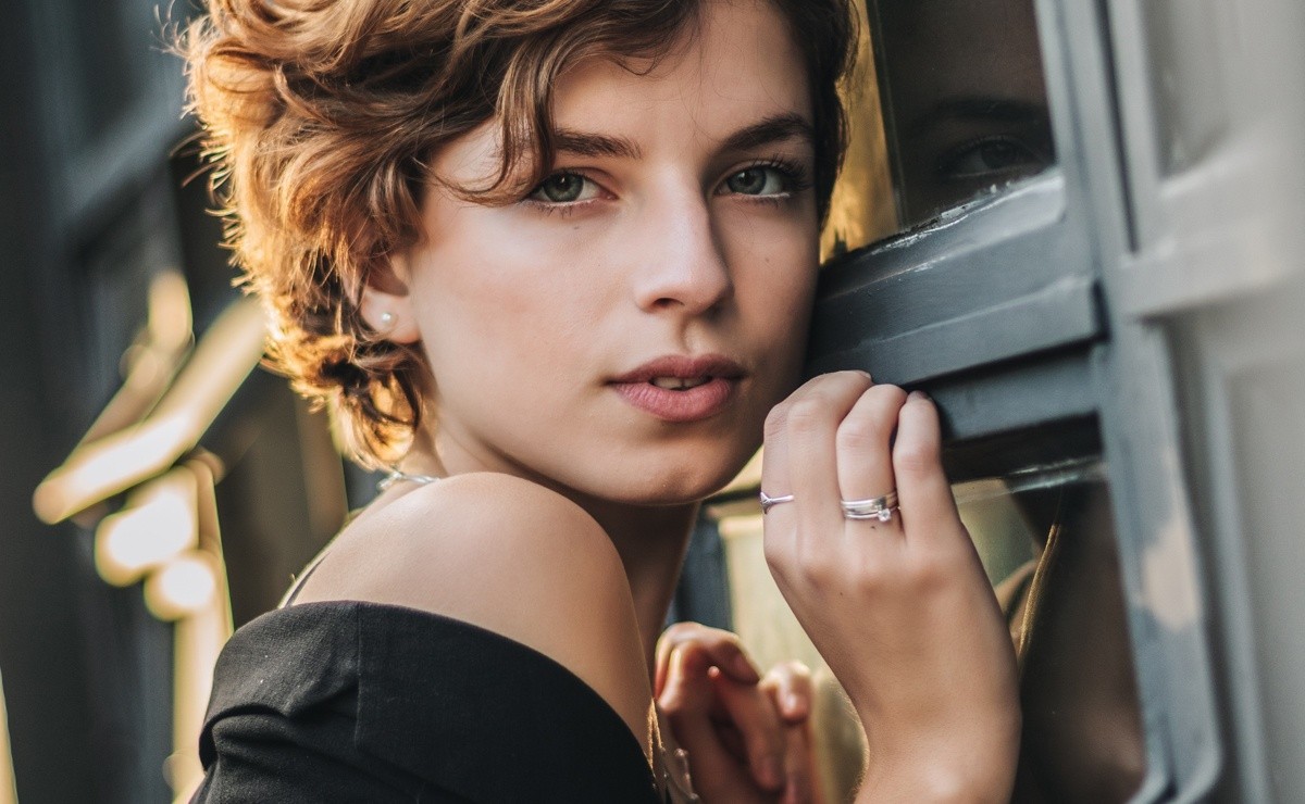 Tendencias de cabello para mujeres con cabello grueso y seductor