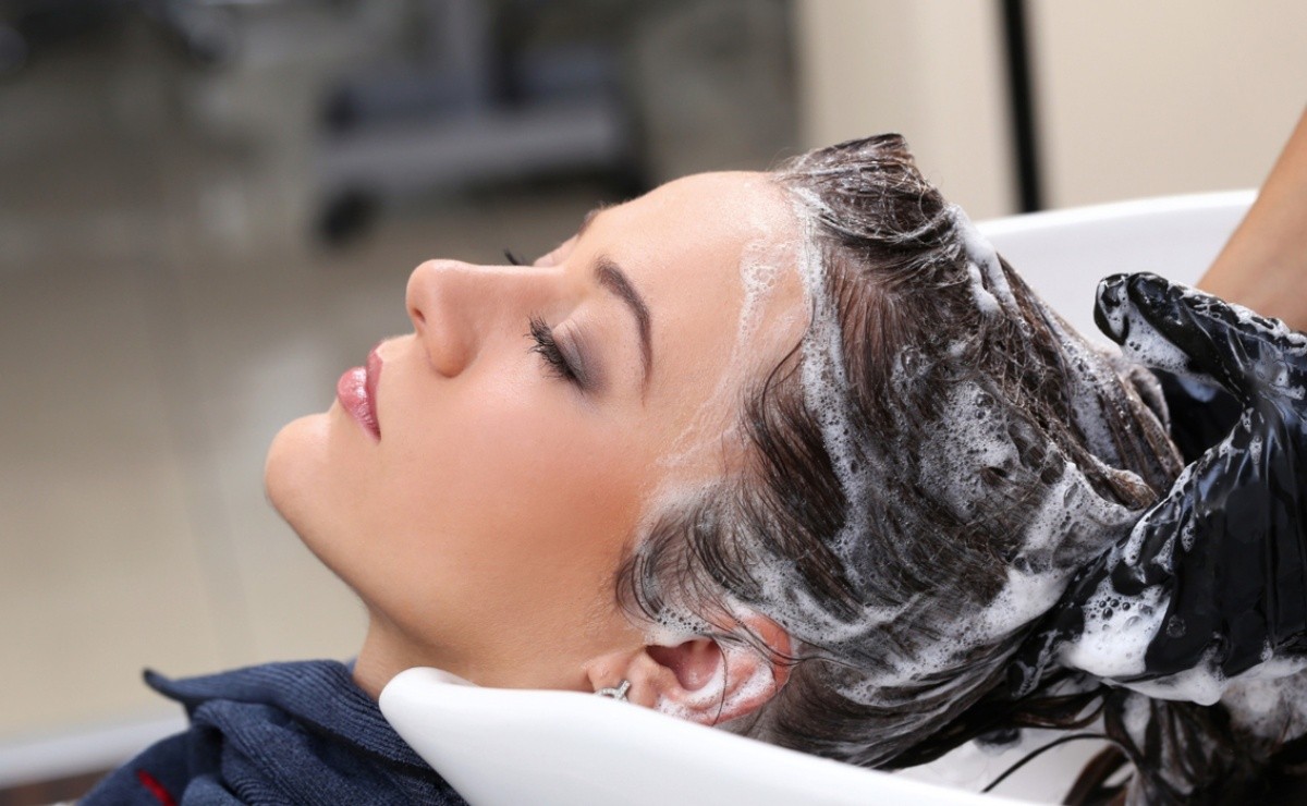 ¿La biotina es realmente buena para tu cabello?