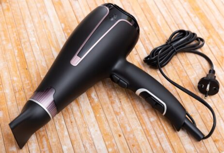 lo usas a diario  Así debes limpiar tu secador de pelo para no dañar tu cabello