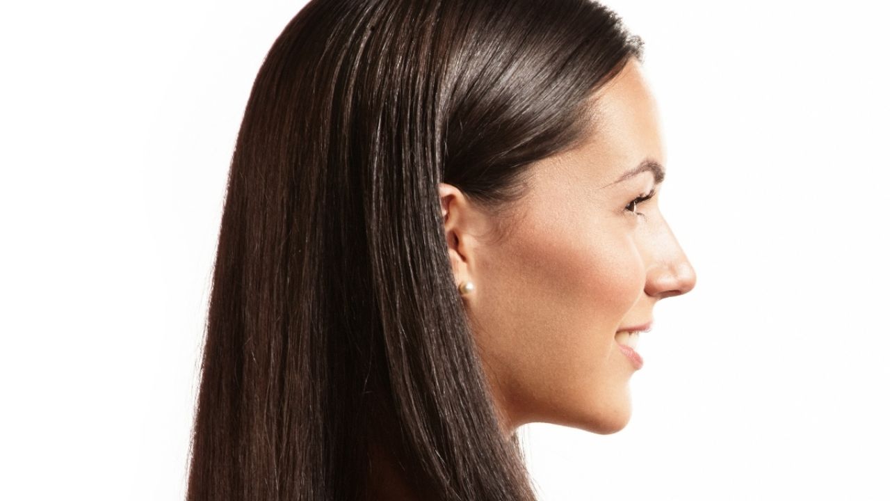 ¿Qué te pasa si te pones aloe vera en el pelo?