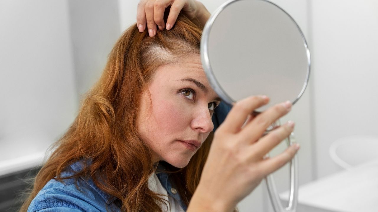 Este eficaz ingrediente te ayuda a detener la caída del cabello.